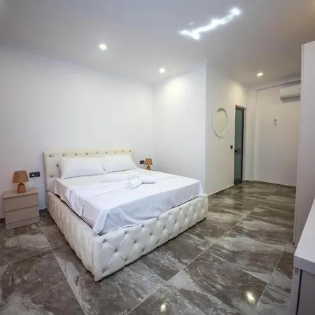 Aron 3* Golem (Tirana)